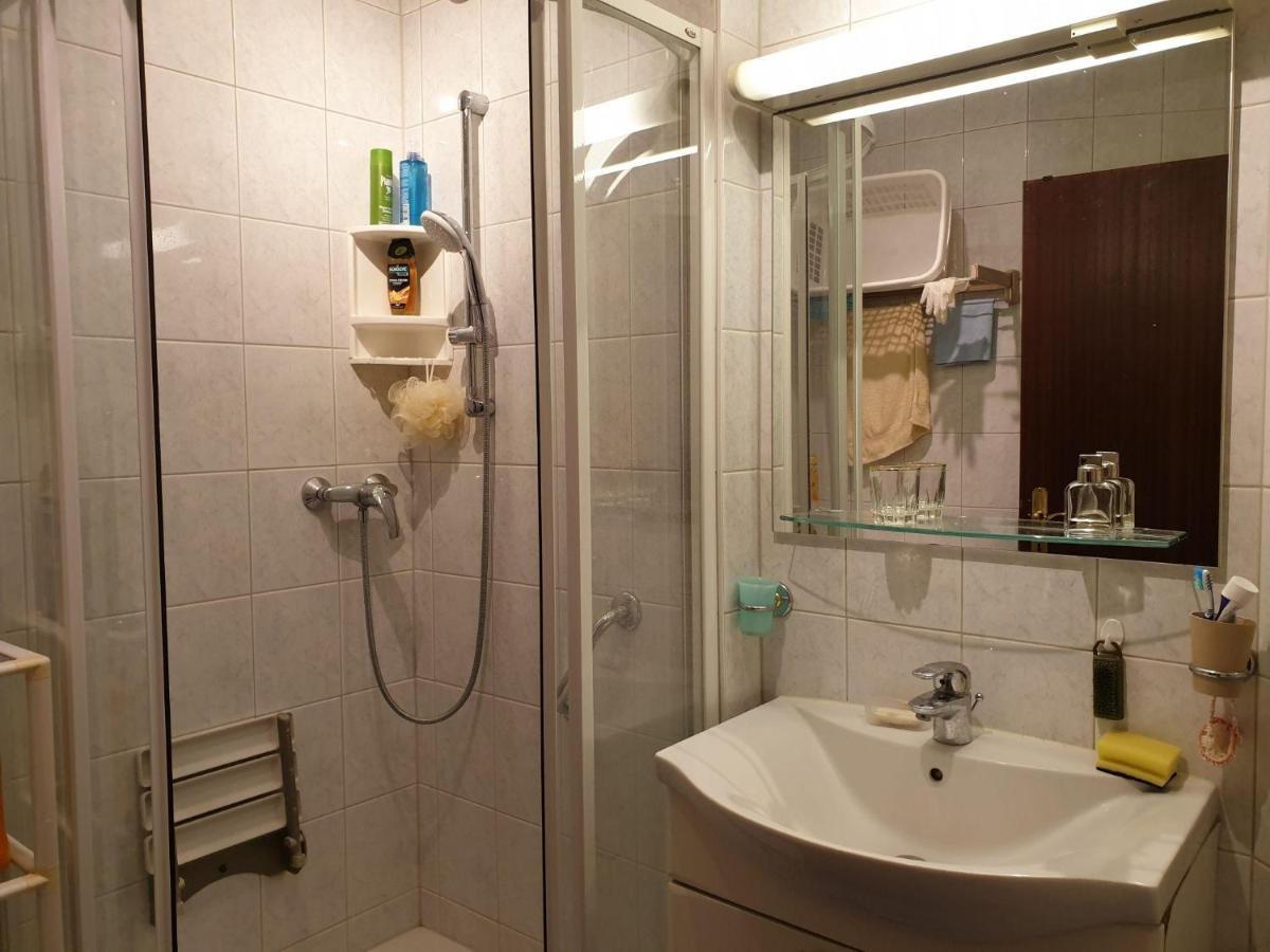 Nette-2-Schlafzimmer-Wohnung-In-Klagenfurt-Am-Woerther-See Klagenfurt am Woerthersee Dış mekan fotoğraf